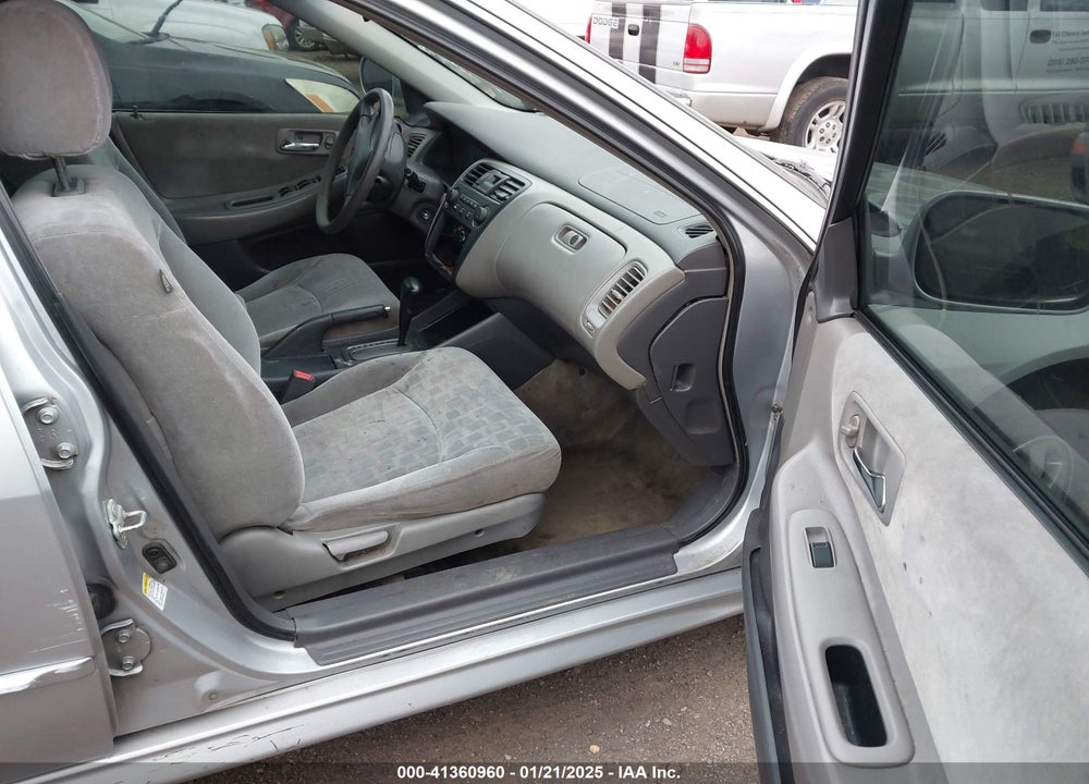 2002 HONDA ACCORD 2.3 EX VIN: 1HGCG56622A164592