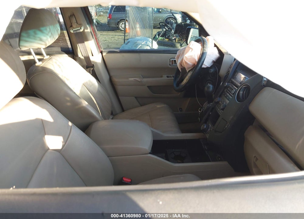 2015 HONDA PILOT VIN: 5FNYF3H91FB016031