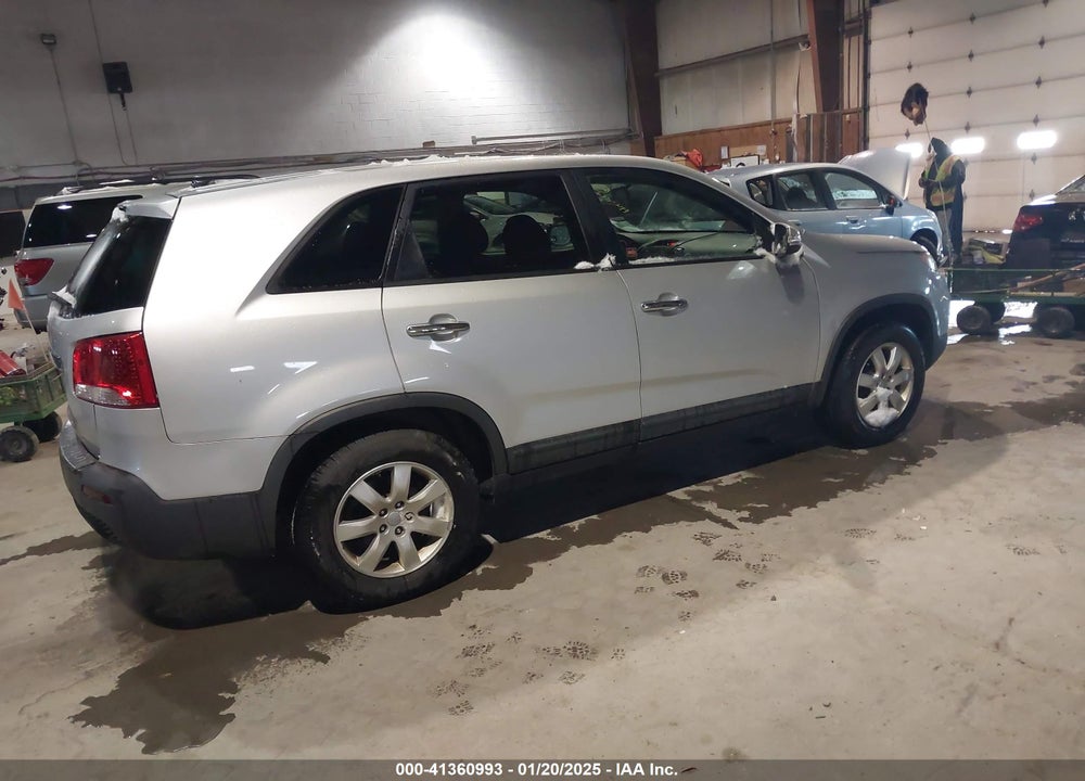 2012 KIA SORENTO LX VIN: 5XYKT3A11CG212719