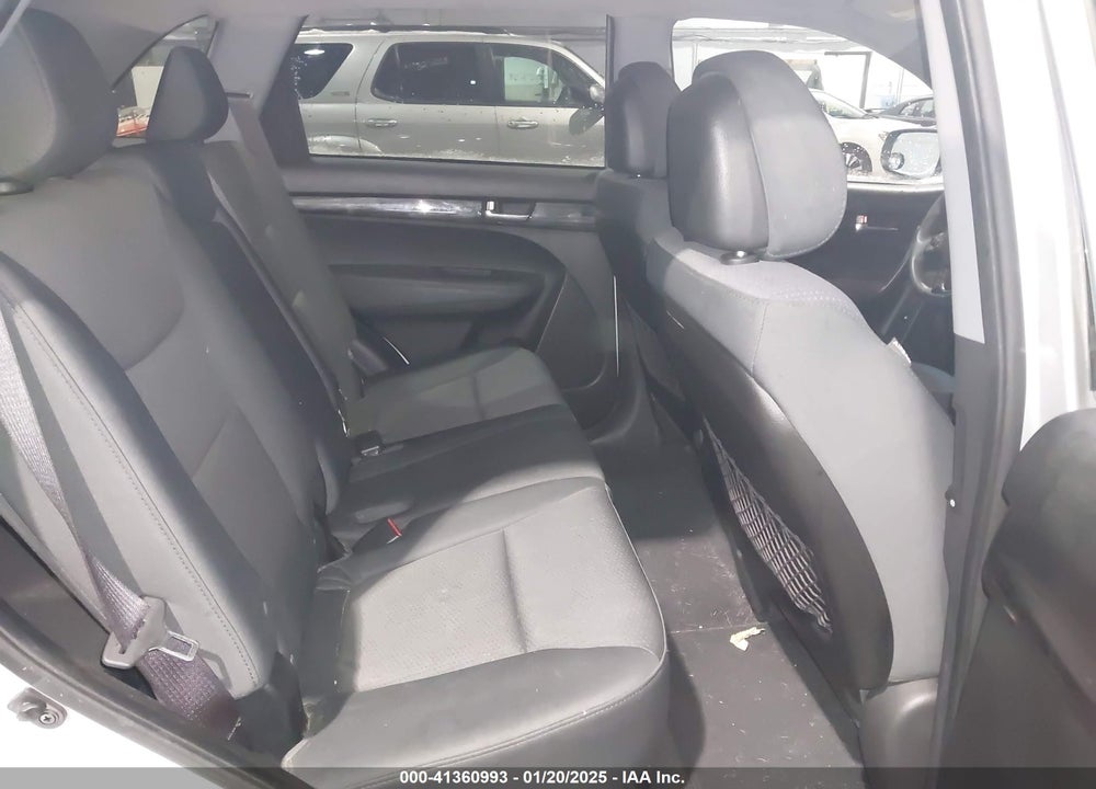 2012 KIA SORENTO LX VIN: 5XYKT3A11CG212719