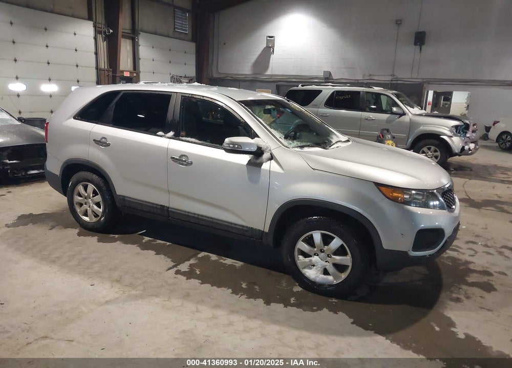 2012 KIA SORENTO LX VIN: 5XYKT3A11CG212719