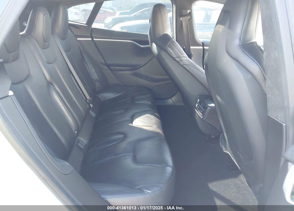 2016 TESLA MODEL S VIN: 5YJSA1E22GF153562