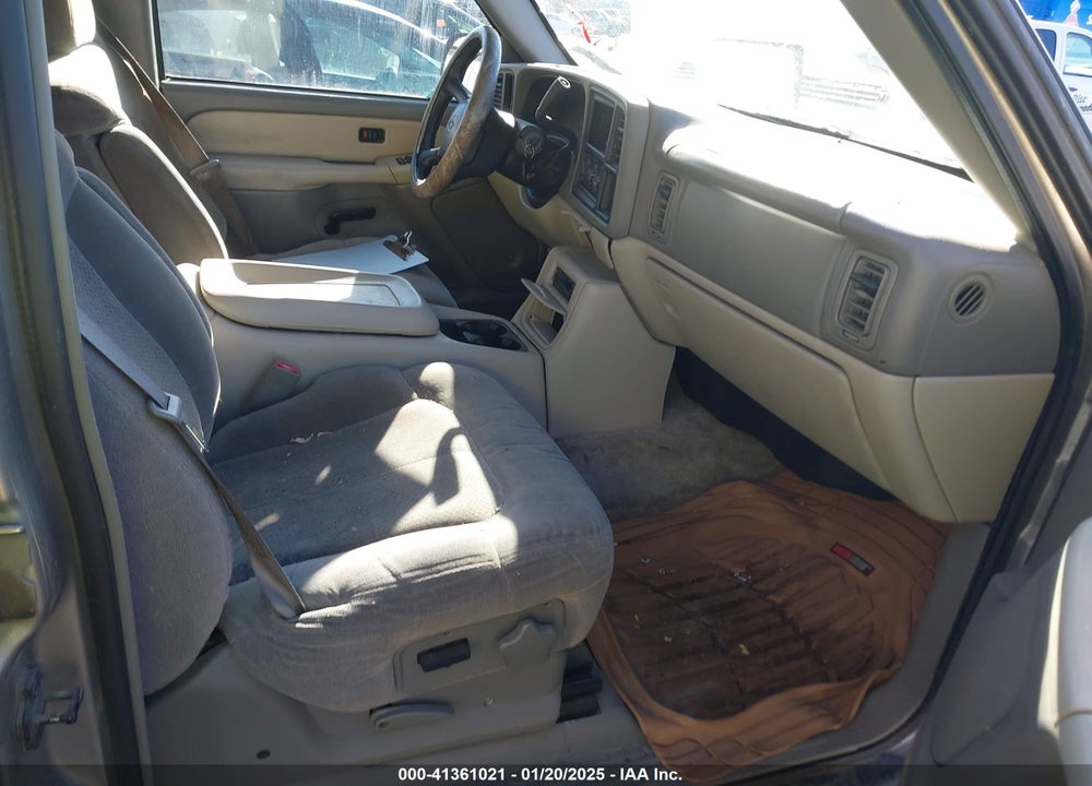 2001 CHEVROLET SUBURBAN 1500 LS VIN: 3GNEC16TX1G273018
