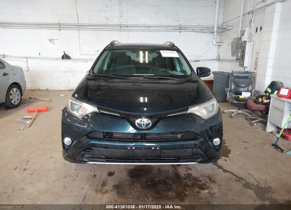 2017 TOYOTA RAV4 XLE VIN: 2T3RFREV8HW564825