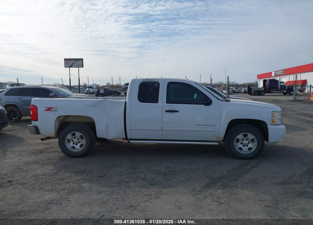 2011 CHEVROLET SILVERADO 1500 VIN: 1GCRKSE34BZ122133