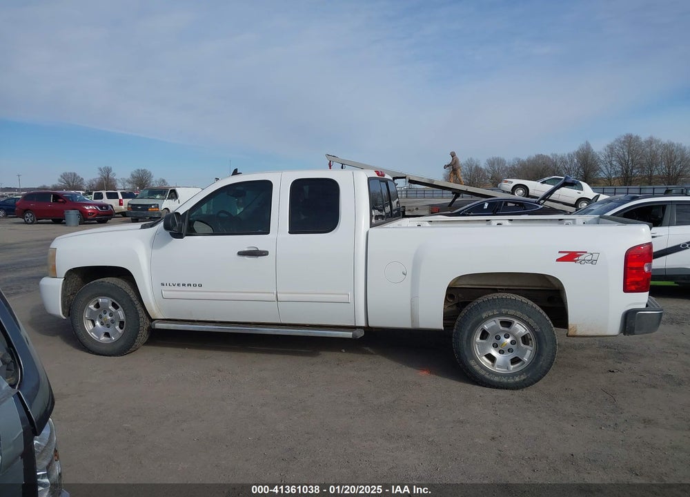 2011 CHEVROLET SILVERADO 1500 VIN: 1GCRKSE34BZ122133