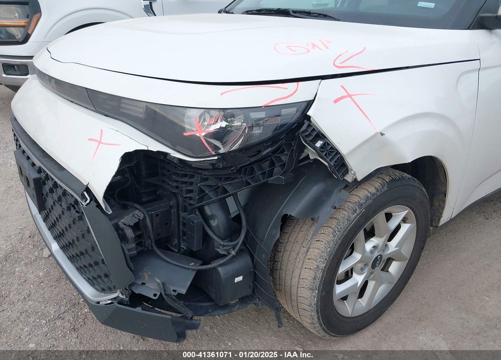 2023 KIA SOUL LX VIN: KNDJ23AU2P7857990