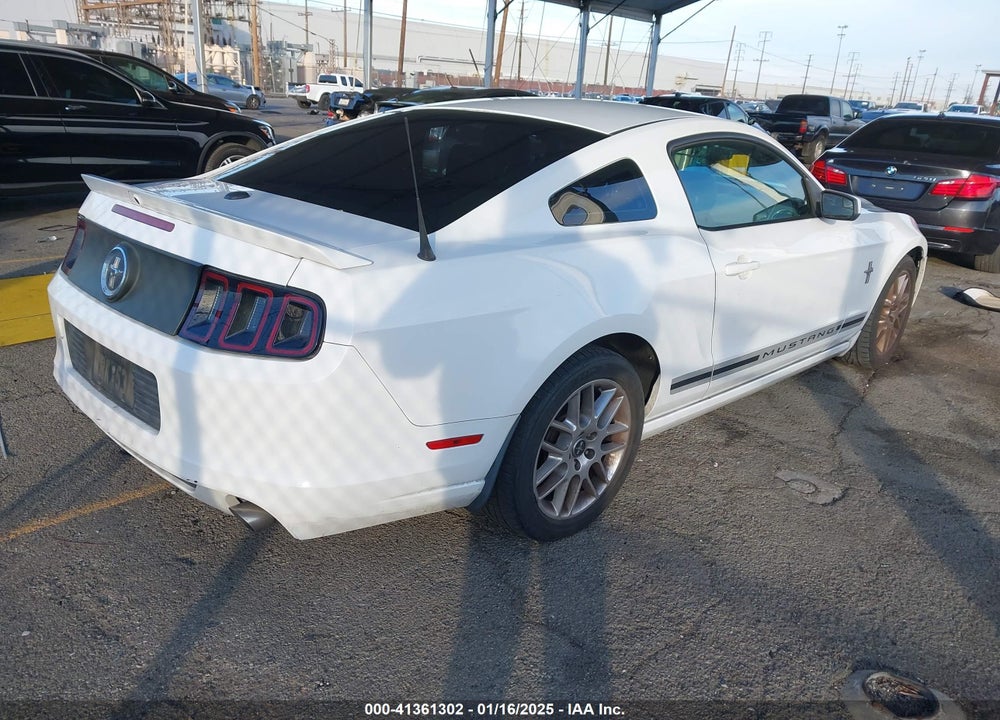 2014 FORD MUSTANG VIN: 1ZVBP8AM3E5262123