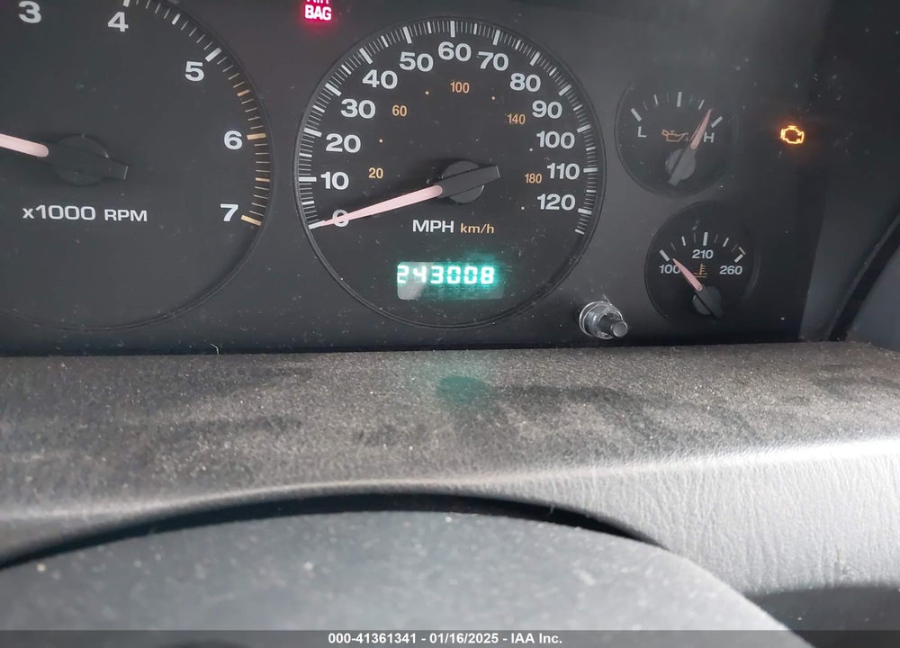 2002 JEEP GRAND CHEROKEE LAREDO VIN: 1J4GW48S02C141771