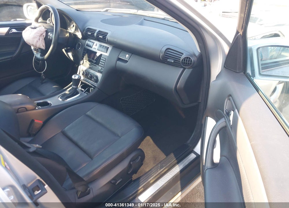 2006 MERCEDES-BENZ C 230 SPORT VIN: WDBRF52H96A878016