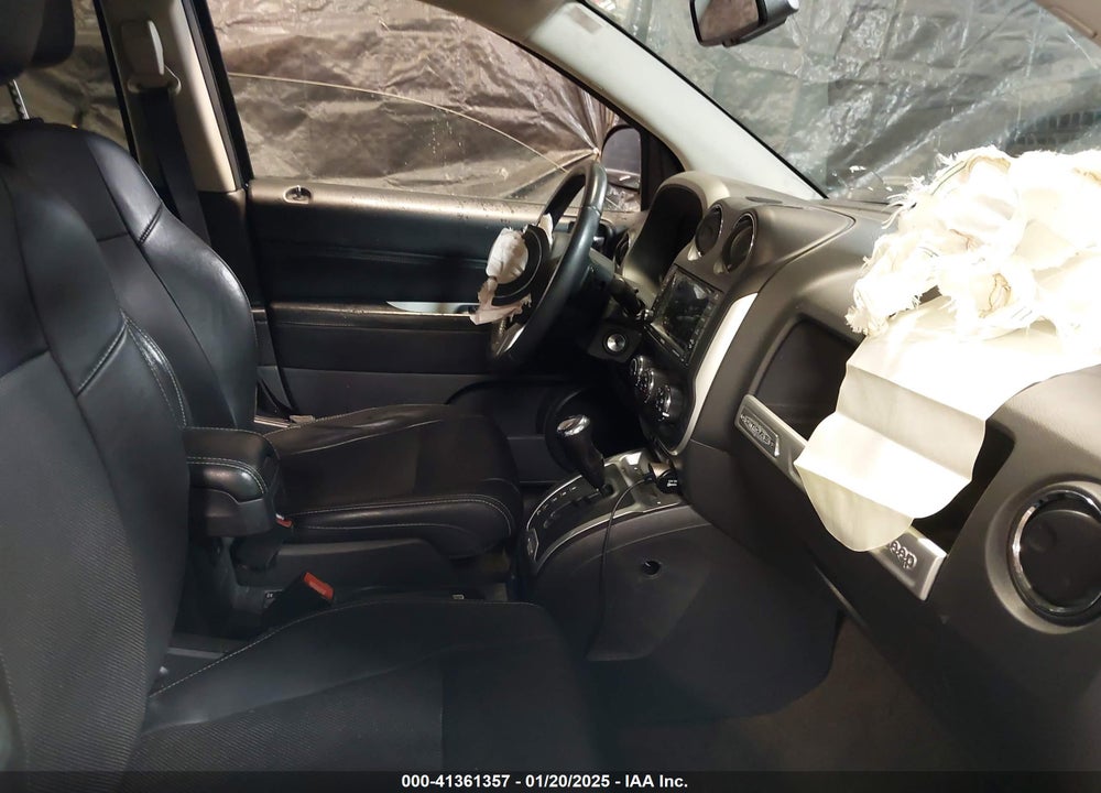 2014 JEEP COMPASS VIN: 1C4NJDCB7ED563828