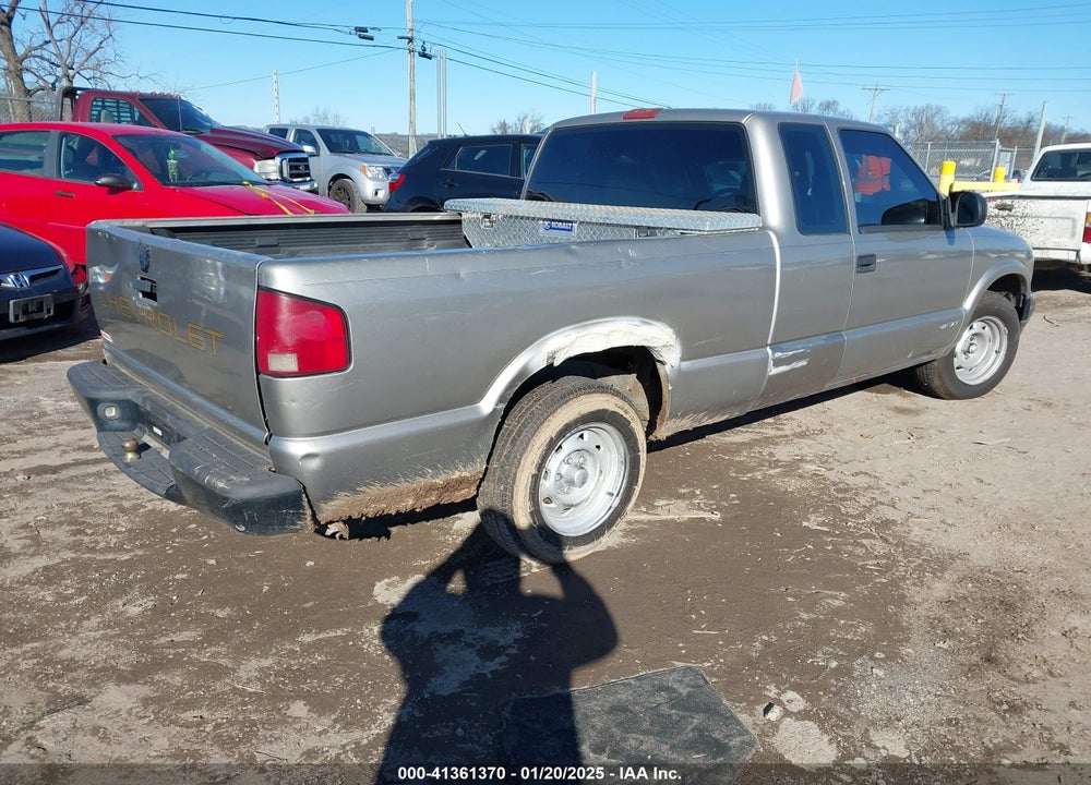 2002 CHEVROLET S-10 VIN: 1GCCS195328107852