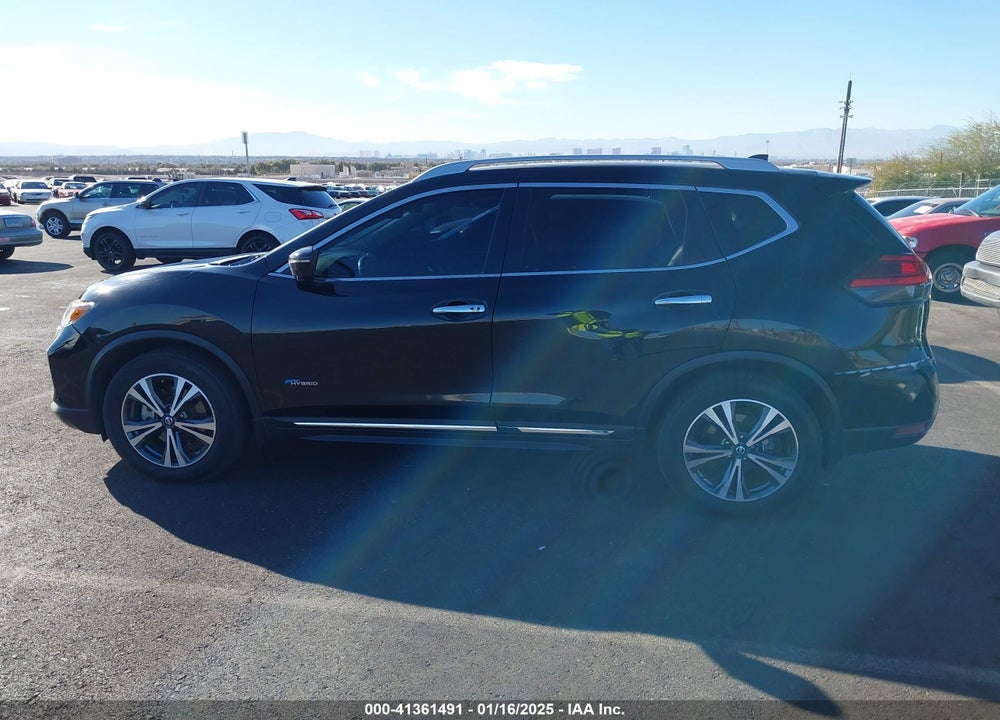 2017 NISSAN ROGUE HYBRID SL VIN: 5N1ET2MT4HC786131