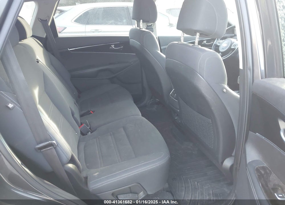 2017 KIA SORENTO 3.3L LX VIN: 5XYPGDA52HG291036