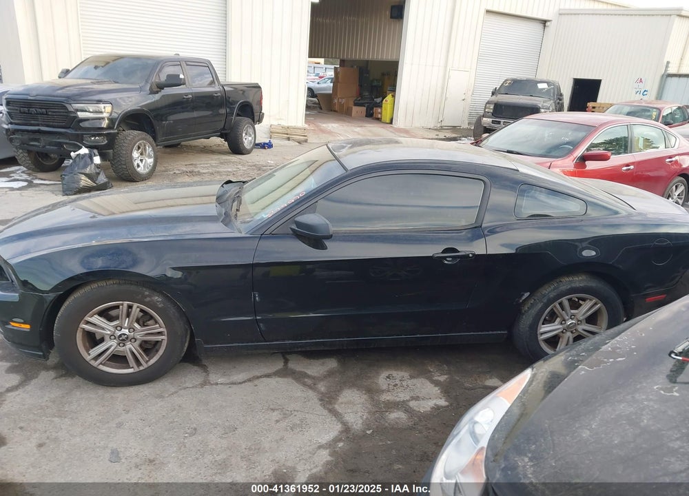 2014 FORD MUSTANG V6 VIN: 1ZVBP8AM8E5279970