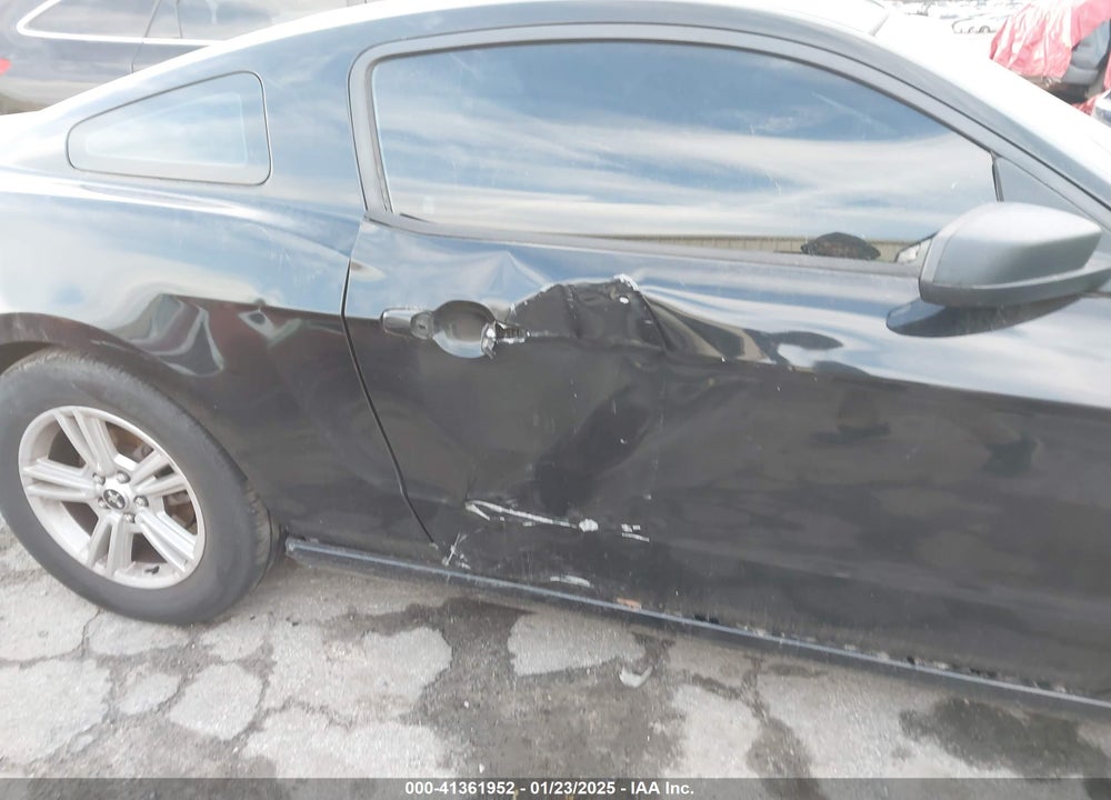 2014 FORD MUSTANG V6 VIN: 1ZVBP8AM8E5279970