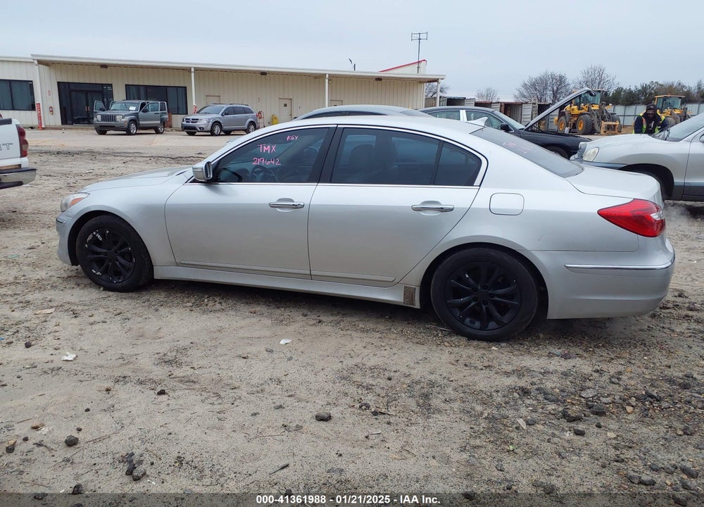 2013 HYUNDAI GENESIS VIN: KMHGC4DD9DU219642