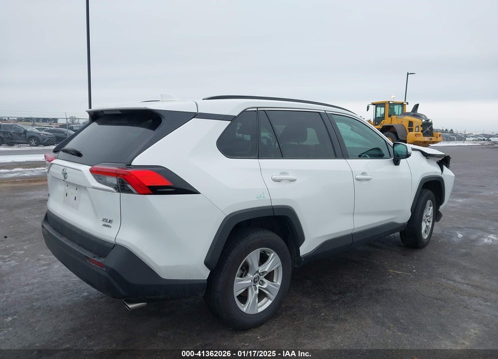 2021 TOYOTA RAV4 XLE VIN: 2T3P1RFV3MW170387