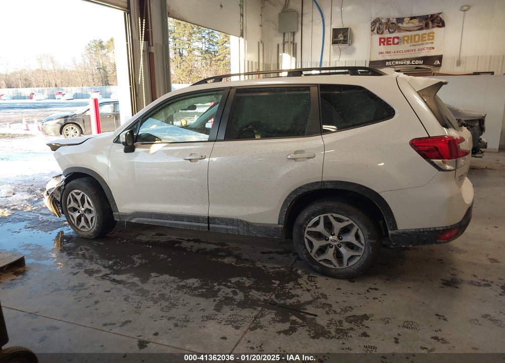 2022 SUBARU FORESTER PREMIUM VIN: JF2SKAECXNH401433