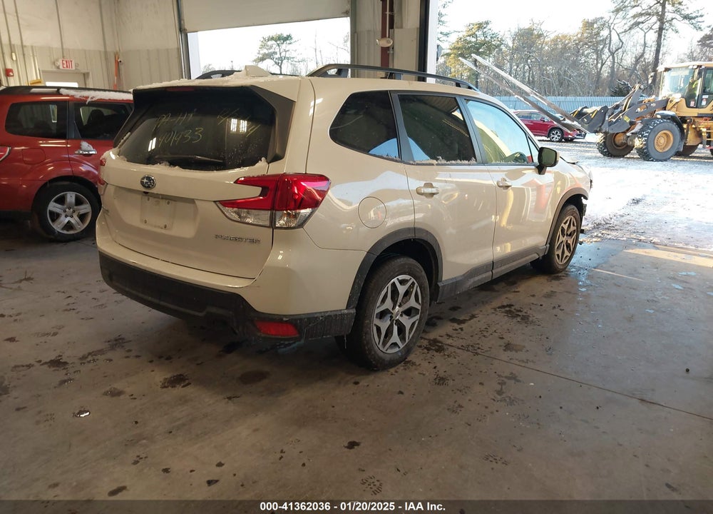 2022 SUBARU FORESTER PREMIUM VIN: JF2SKAECXNH401433