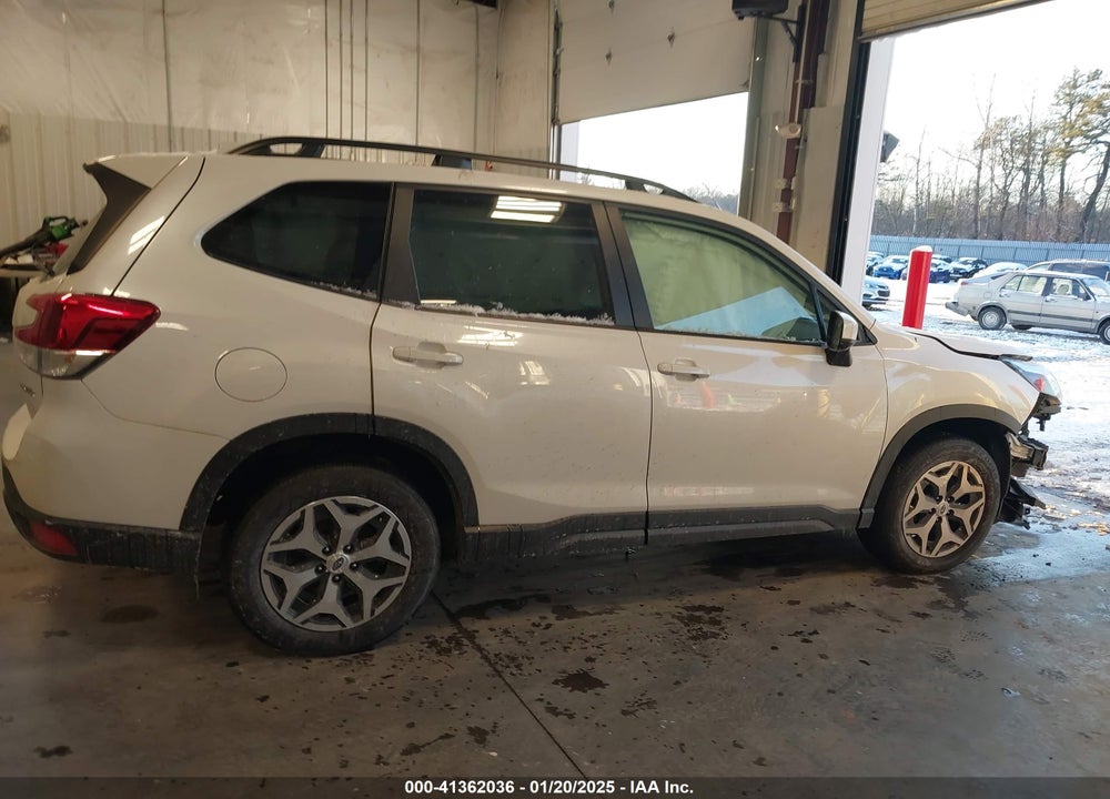 2022 SUBARU FORESTER PREMIUM VIN: JF2SKAECXNH401433