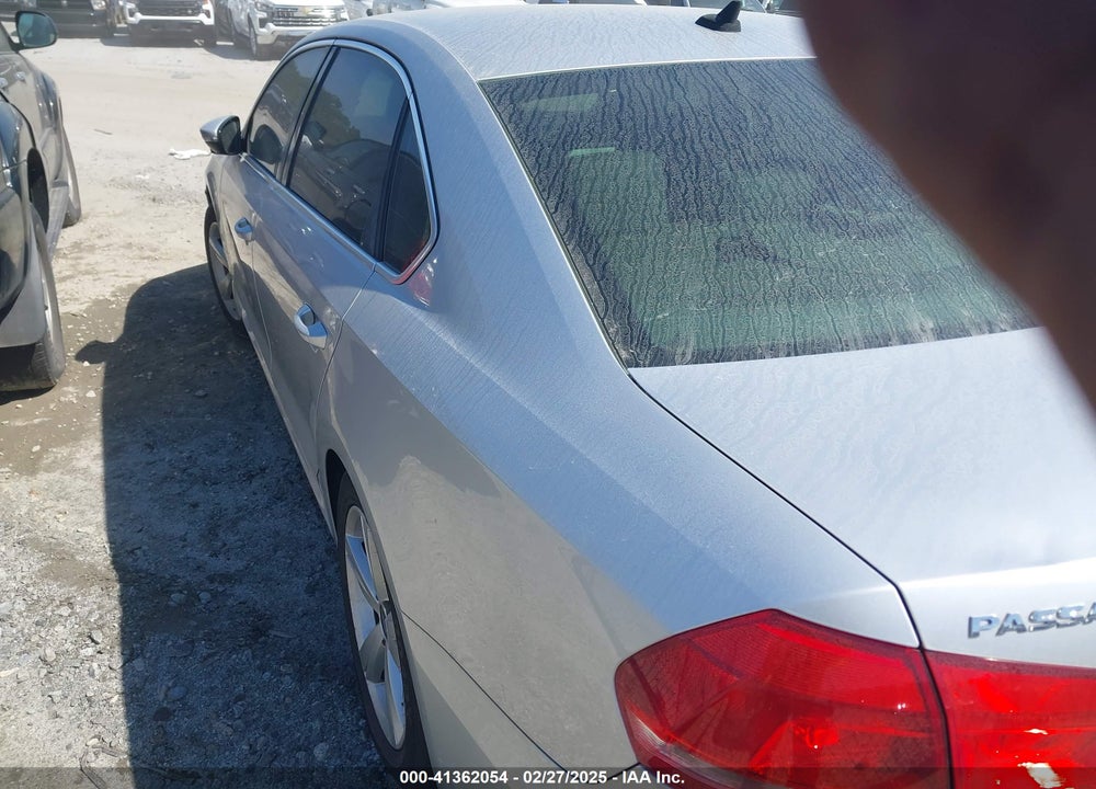 2012 VOLKSWAGEN PASSAT VIN: 1VWBP7A3XCC048773