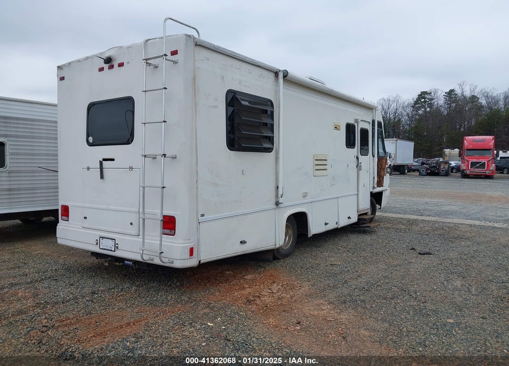 1999 WORKHORSE CUSTOM CHASSIS MOTORHOME CHASSIS P3500 VIN: 5B4JP37J5X3312104