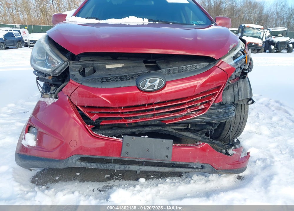2015 HYUNDAI TUCSON SE VIN: KM8JUCAG8FU111740