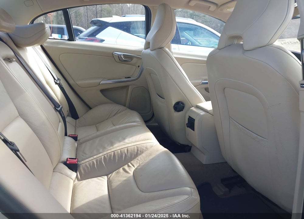 2014 VOLVO S60 VIN: YV1612FSXE2276056