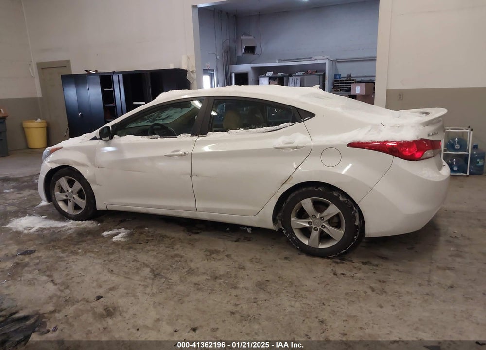 2013 HYUNDAI ELANTRA VIN: 5NPDH4AE6DH274050