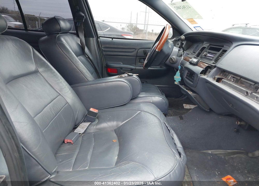 2002 FORD CROWN VICTORIA LX VIN: 2FAFP74W12X119070