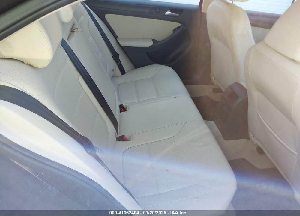 2014 VOLKSWAGEN JETTA VIN: 3VWB07AJ4EM422881