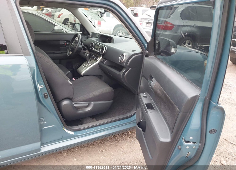 2008 SCION XB VIN: JTLKE50E781028293