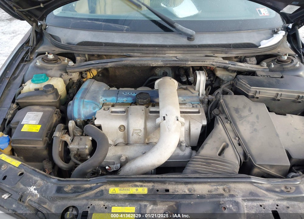 2005 VOLVO S60 R VIN: YV1RH527552451714