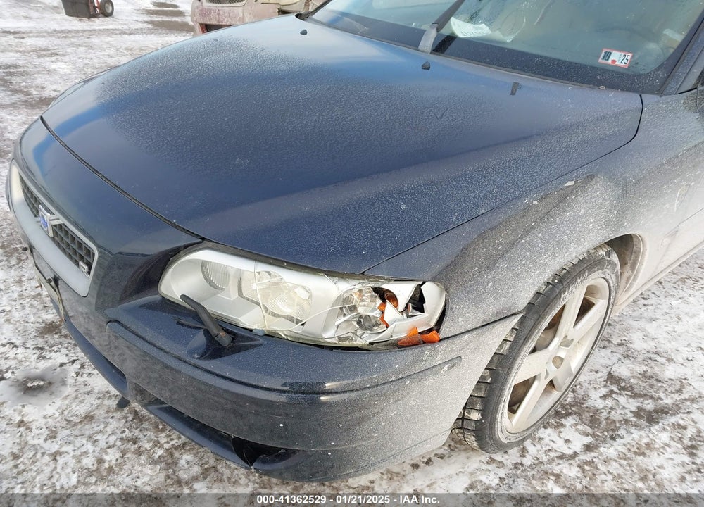 2005 VOLVO S60 R VIN: YV1RH527552451714