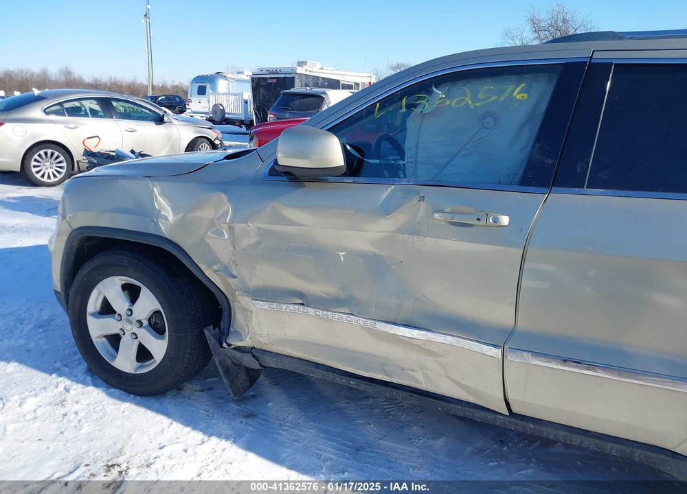 2011 JEEP GRAND CHEROKEE LAREDO VIN: 1J4RR4GG8BC738048