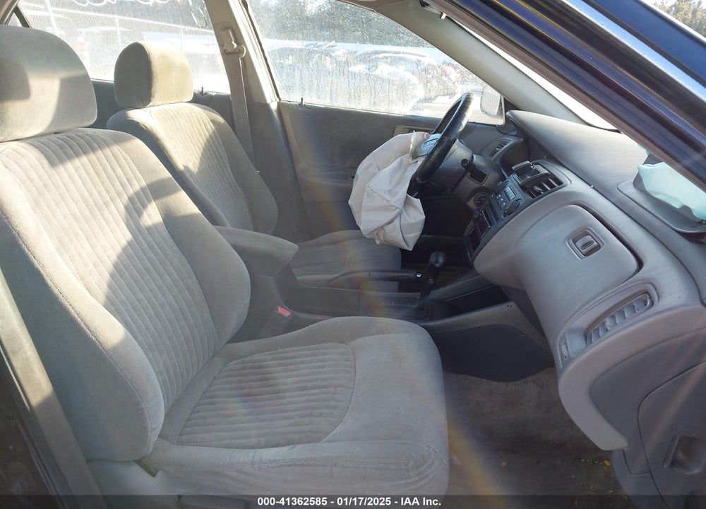 1998 HONDA ACCORD EX VIN: 1HGCG5654WA181715