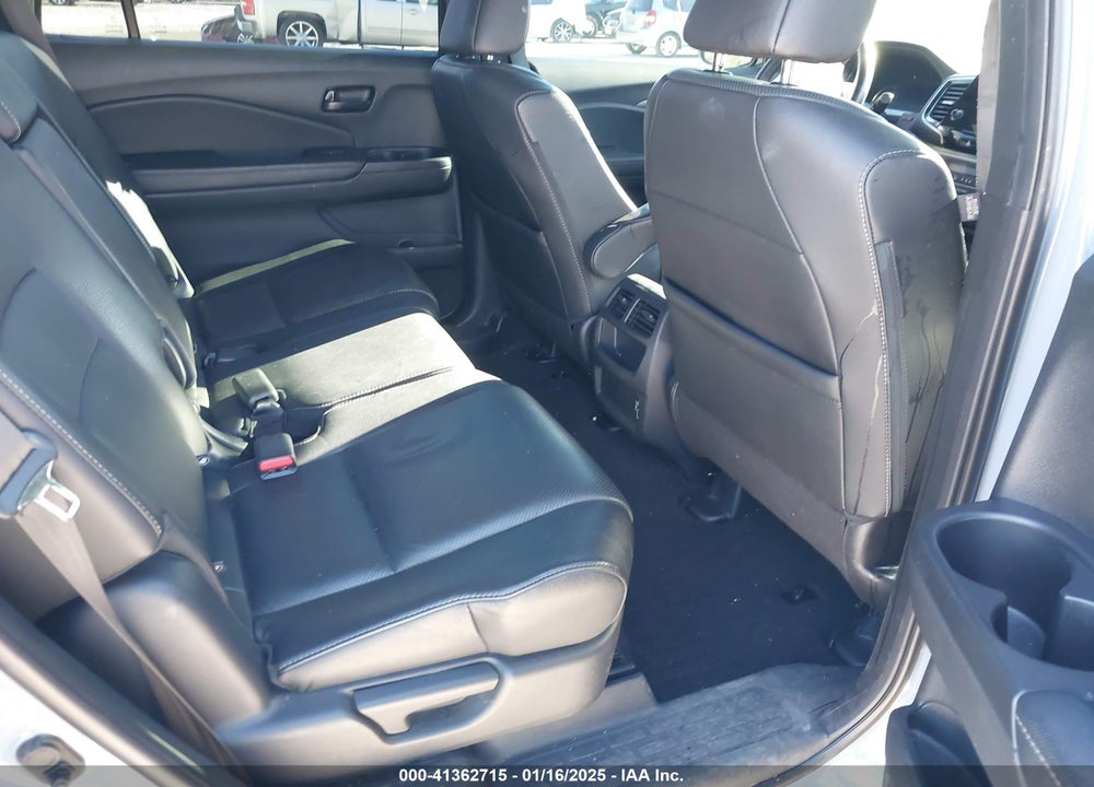 2022 HONDA PASSPORT 2WD EX-L VIN: 5FNYF7H58NB000976