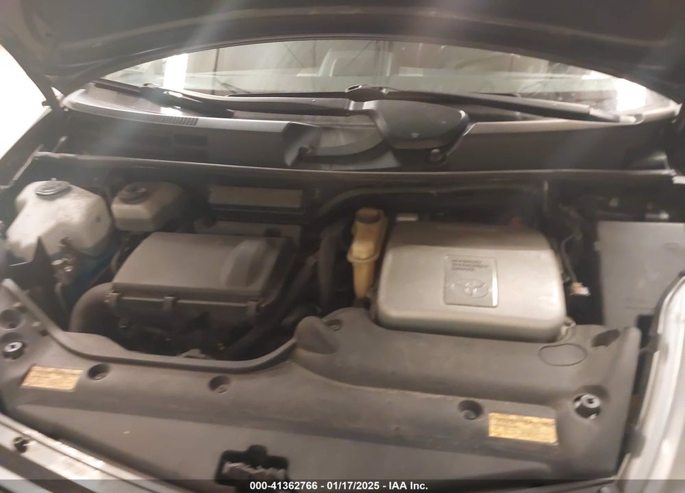 2008 TOYOTA PRIUS TOURING VIN: JTDKB20U183332153