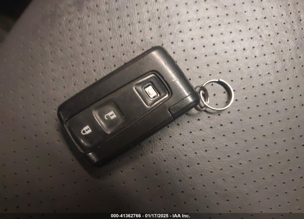 2008 TOYOTA PRIUS TOURING VIN: JTDKB20U183332153