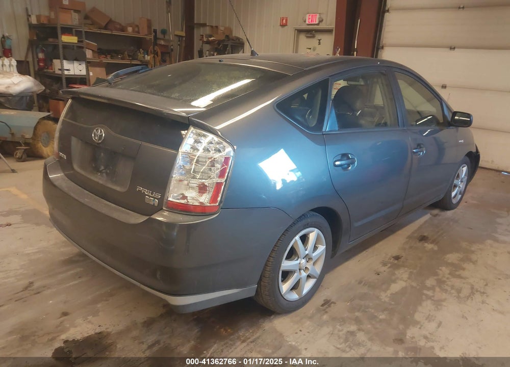 2008 TOYOTA PRIUS TOURING VIN: JTDKB20U183332153