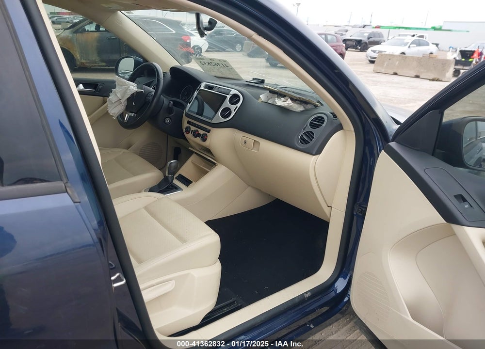 2014 VOLKSWAGEN TIGUAN SE VIN: WVGAV3AX0EW561155