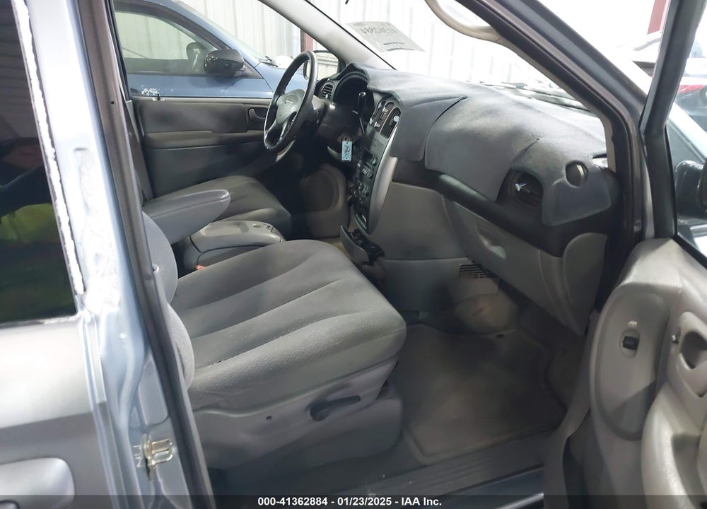 2005 CHRYSLER TOWN & COUNTRY TOURING VIN: 2C4GP54L05R233501