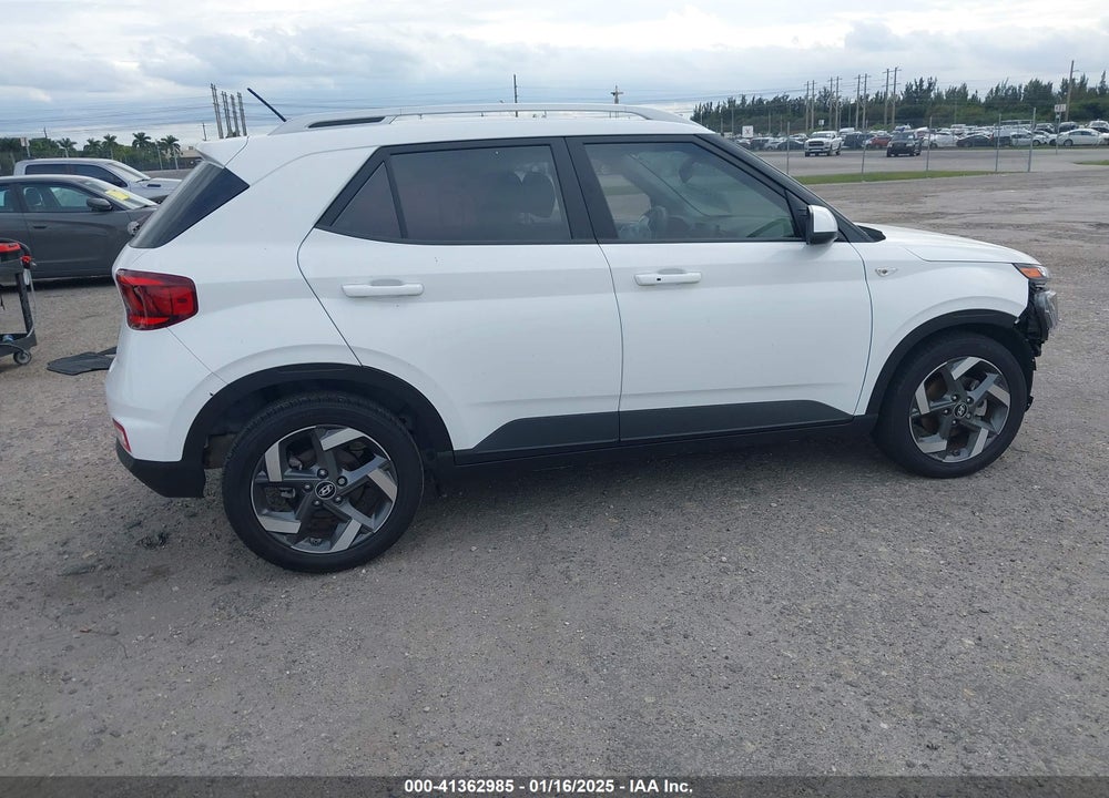 2024 HYUNDAI VENUE SEL VIN: KMHRC8A30RU285015