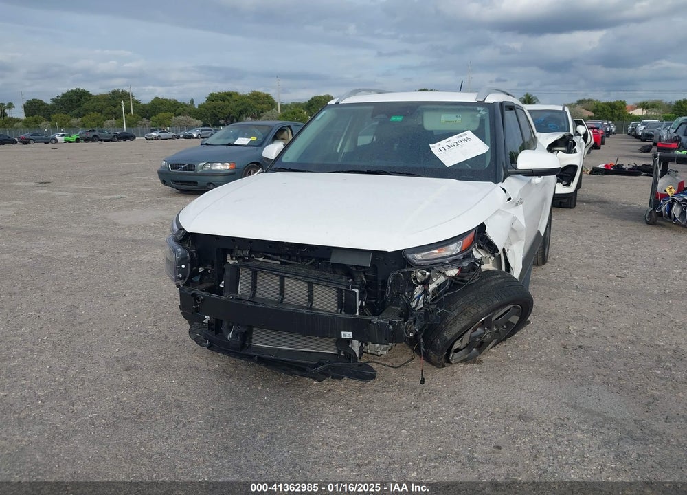 2024 HYUNDAI VENUE SEL VIN: KMHRC8A30RU285015