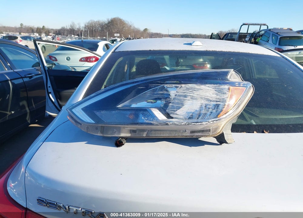 2018 NISSAN SENTRA VIN: 3N1AB7AP3JY226692