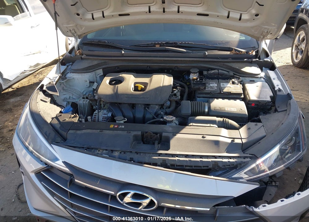2019 HYUNDAI ELANTRA VIN: 5NPD74LF4KH492686