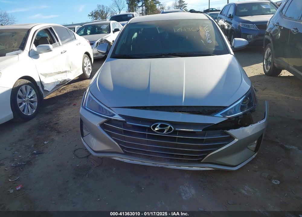 2019 HYUNDAI ELANTRA VIN: 5NPD74LF4KH492686