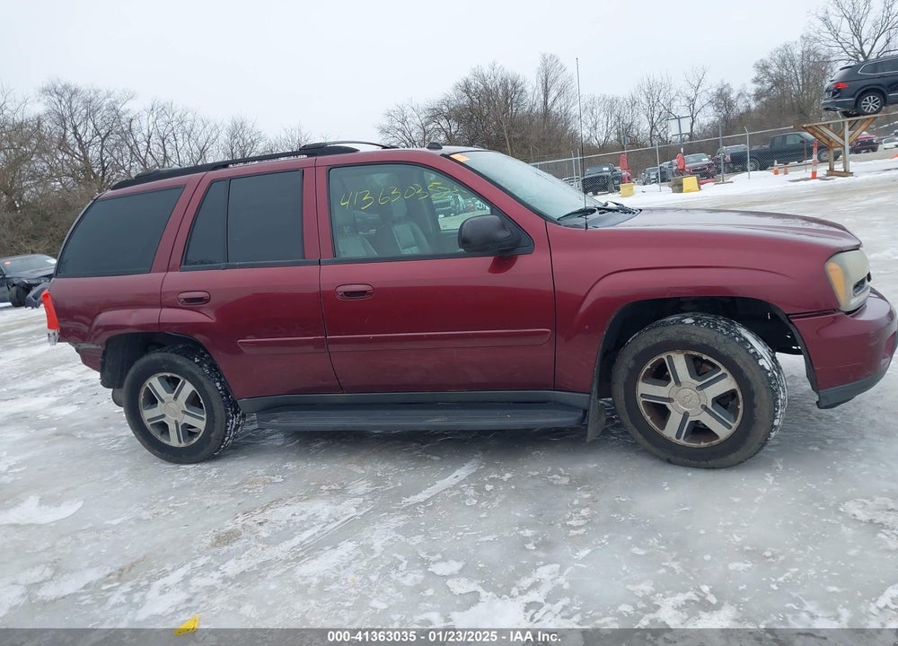 2005 CHEVROLET TRAILBLAZER LT VIN: 1GNDT13S252306051