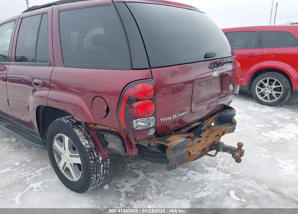 2005 CHEVROLET TRAILBLAZER LT VIN: 1GNDT13S252306051